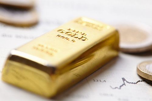 Gold attempts slight rebound ahead of US jobs report